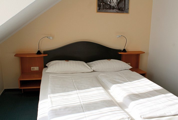 H+ Hotel Erfurt - Wohnbeispiel Doppelzimmer (Zimmercodierung DB1)