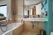 Pestana Dom João II Beach & Golf Resort - Beispiel Bad Doppelzimmer Deluxe (Zimmercodierungen DD3, DC1, D2N, D2M, DCN & DCM)