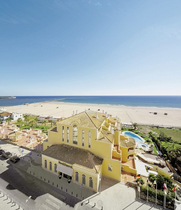 AP Oriental Beach