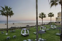 AP Oriental Beach