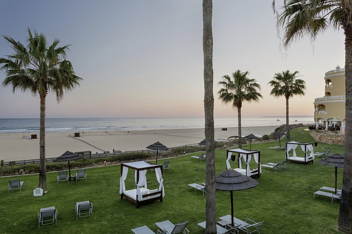 AP Oriental Beach