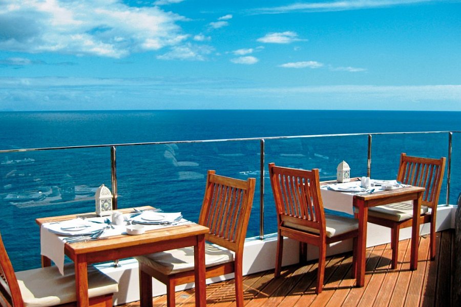 Madeira Regency Cliff
