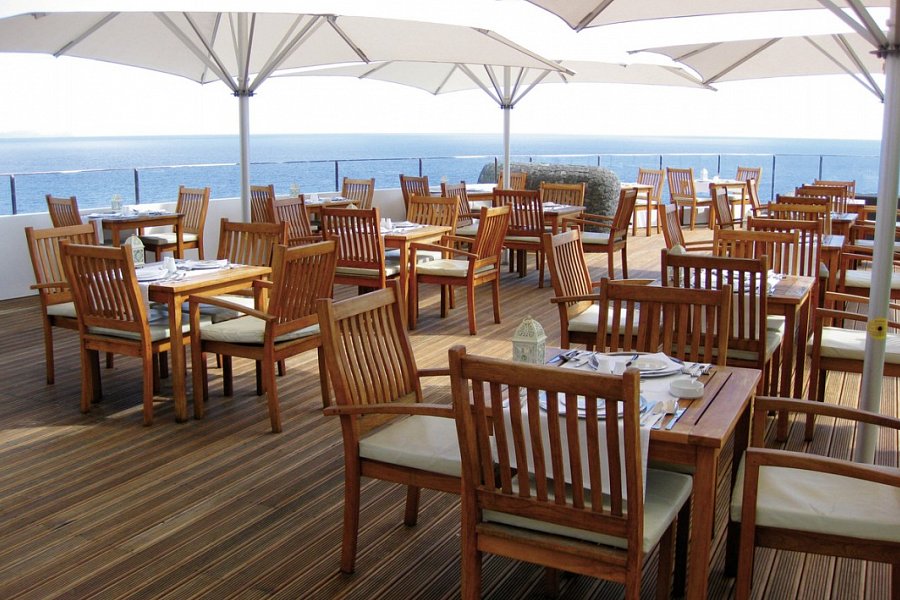 Madeira Regency Cliff