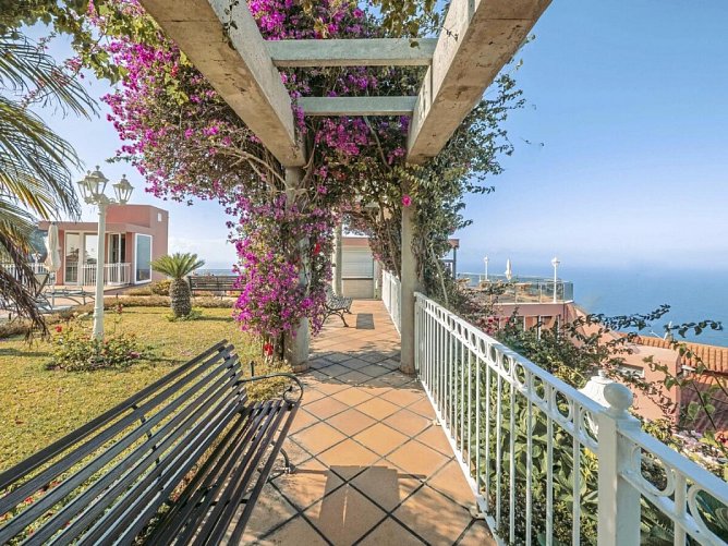 Ocean Gardens