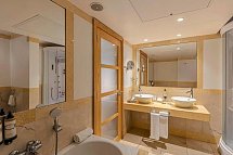 Pestana Carlton Madeira Premium Ocean Resort - Beispiel Bad Juniorsuite (Zimmercodierung JB1)