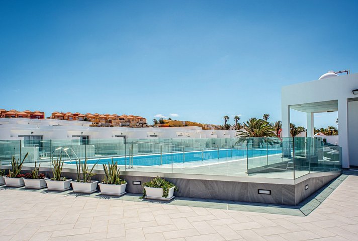 Taimar - Terasse mit Pool