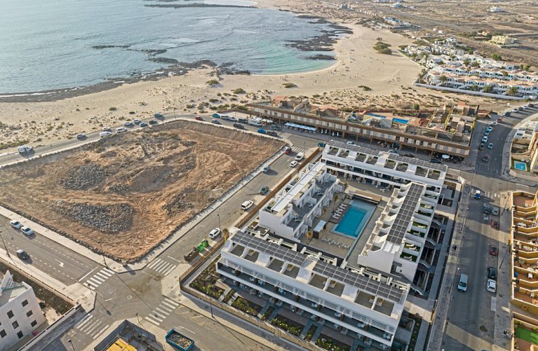 Esmeralda Cotillo Homes by LIVVO