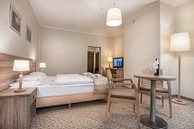 Cesarskie Ogrody - Wohnbeispiel Doppelzimmer Plus Haupthaus (Zimmercodierungen DB1 & EB1)