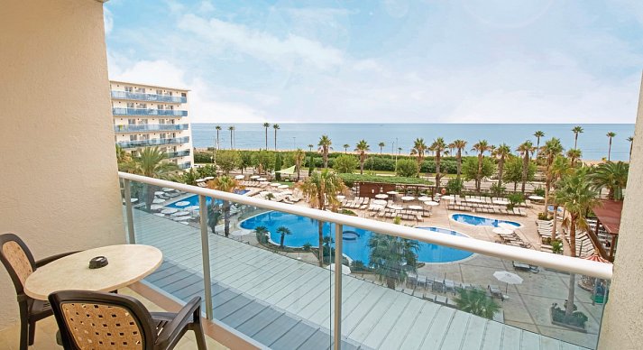 Golden Taurus Aquapark Resort - Balkonbeispiel Doppelzimmer Meerblick (Zimmercodierung DBM)
