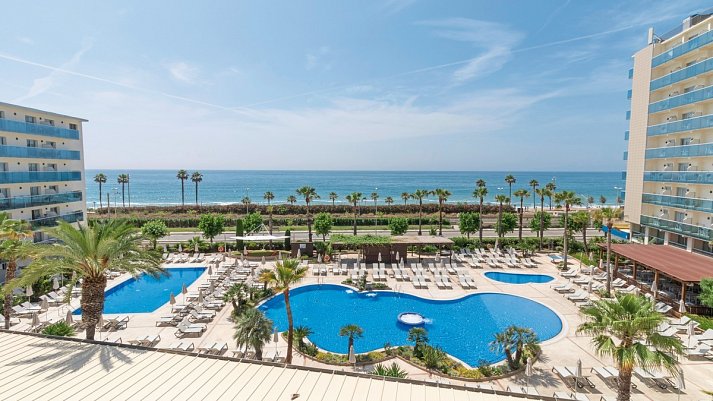 Golden Taurus Aquapark Resort