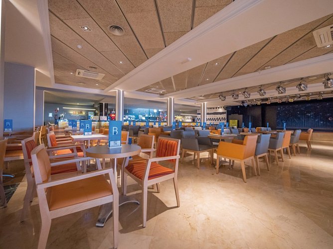 Golden Taurus Aquapark Resort - Bar „Ambigú“