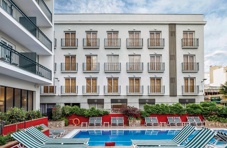 AQUA Hotel Bertran Park