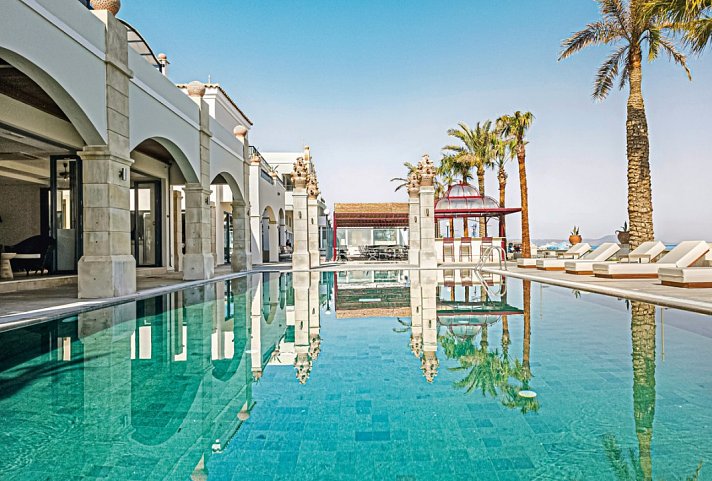 Grecotel Plaza Beach House