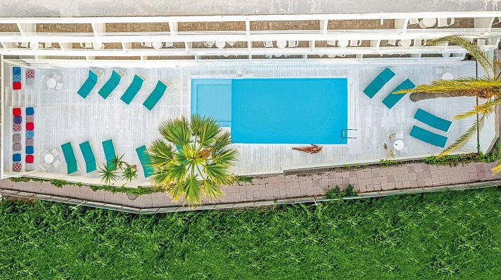 Azure Mare Hotel