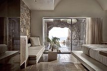 Acro Suites - A Wellbeing Resort - Wohnbeispiel Suite Meerblick Cave Privatpool (Zimmercodierung W1R)
