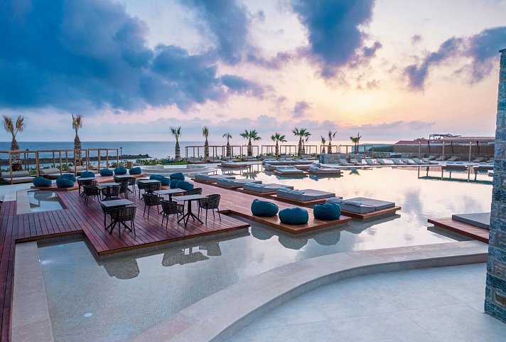 Senseana Sea Side Resort & Spa