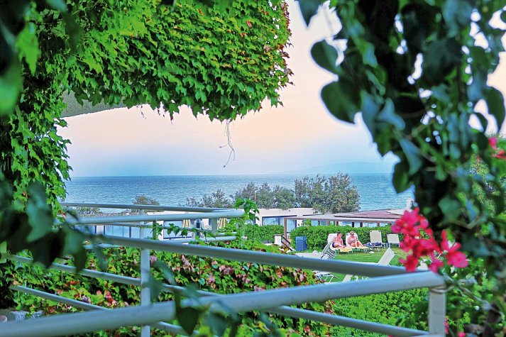 Apollonia Beach Resort & Spa