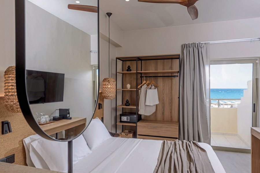 Neptuno Beach - Wohnbeispiel Doppelzimmer Premium seitl. Meerblick (Zimmercodierung DMN)
