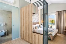 Mare Blue & Suites