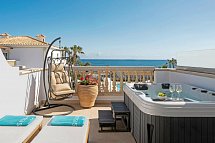 Mitsis Selection Laguna - Wohnbeispiel Bungalow Jacuzzi Meerblick (Zimmercodierung B1M)