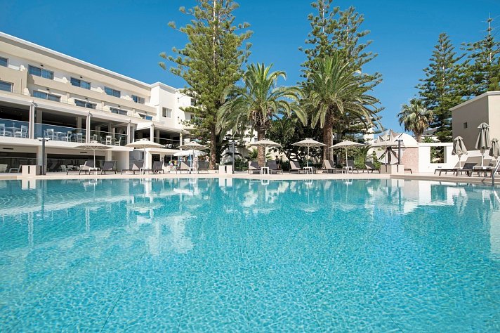 Vantaris Luxury Beach Resort