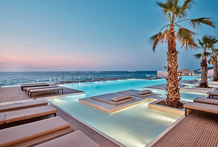 Oros Luxury Beach Resort