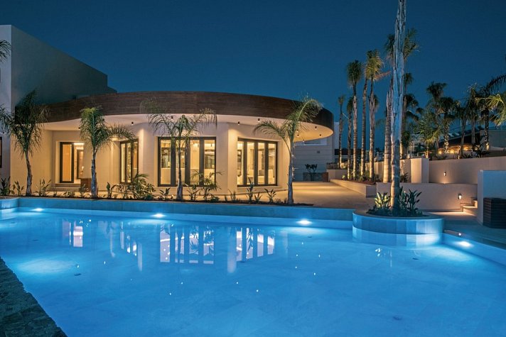 Noble Hotel Suites