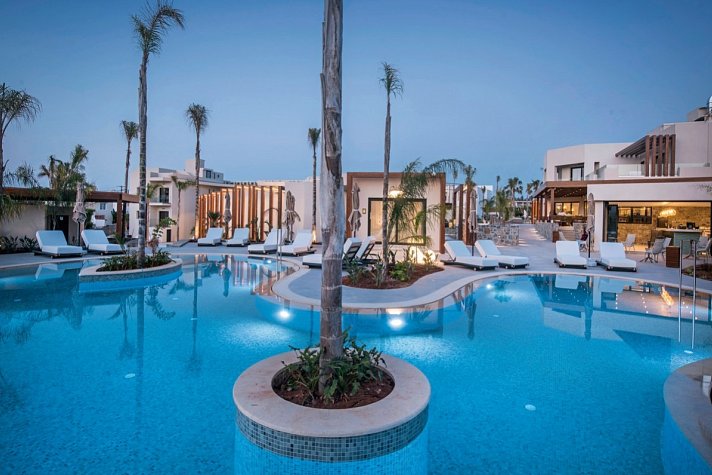 Noble Hotel Suites