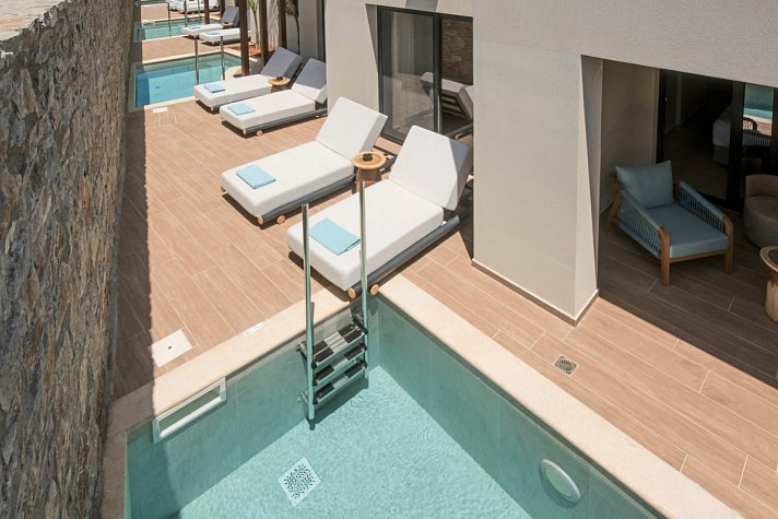 Noble Hotel Suites