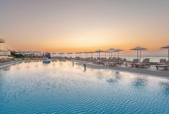 Themis Beach Hotel