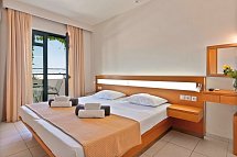 Eva Bay - Wohnbeispiel Doppelzimmer Standard seitl.Meerblick (Zimmercodierung DGN)