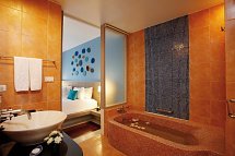 Andamantra Resort & Villa Phuket - Badbeispiel Premium Deluxe (Zimmercodierung UM3)