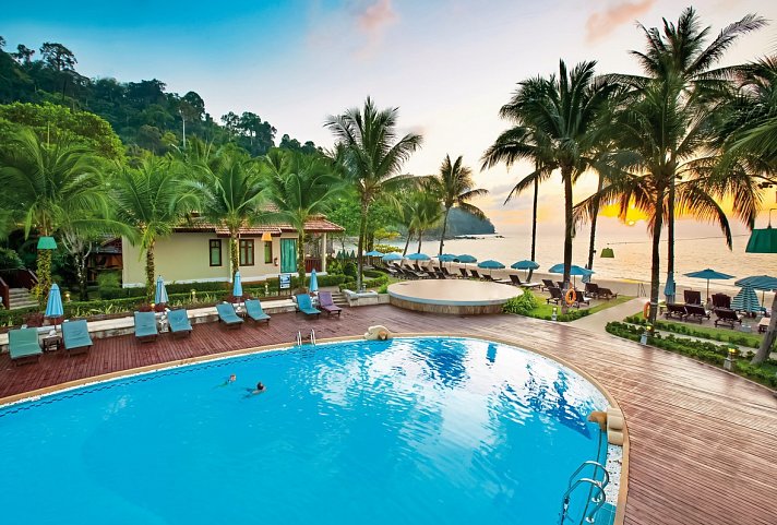 Khao Lak Bayfront Resort