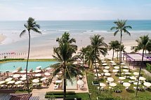 Apsara Beachfront Resort & Villa