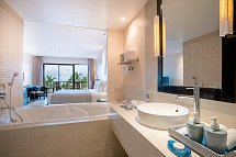Apsara Beachfront Resort & Villa - Wohnbeispiel Deluxe Sea View (Zimmercodierung UDM)