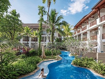 Apsara Beachfront Resort & Villa