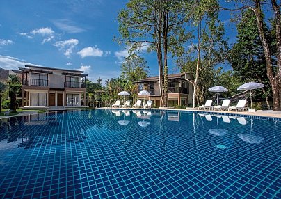 The Leaf on the Sands by Katathani Takua Pa