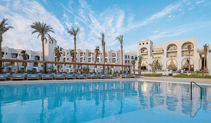 Serry Beach Resort