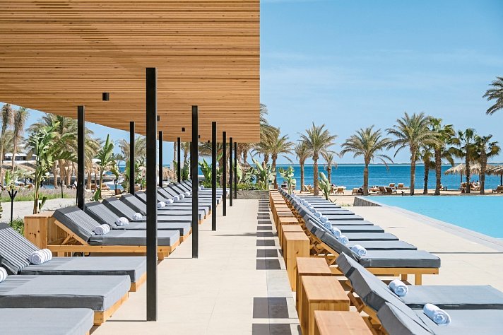 Serry Beach Resort