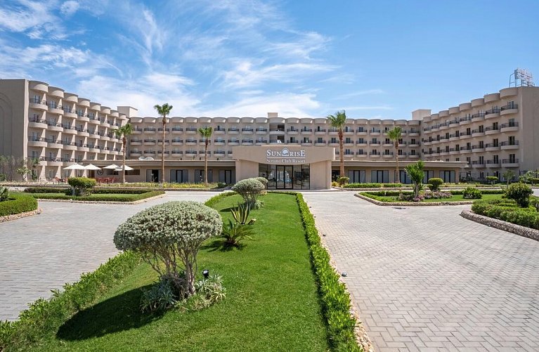 SUNRISE Serano Club Resort