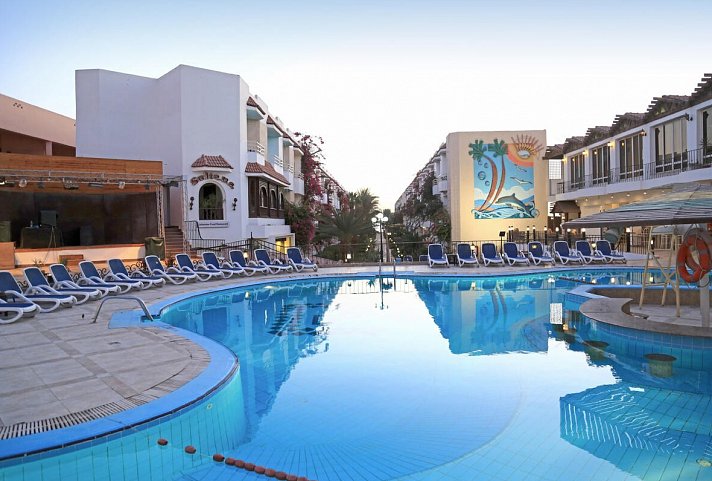 Minamark Beach Resort & Spa