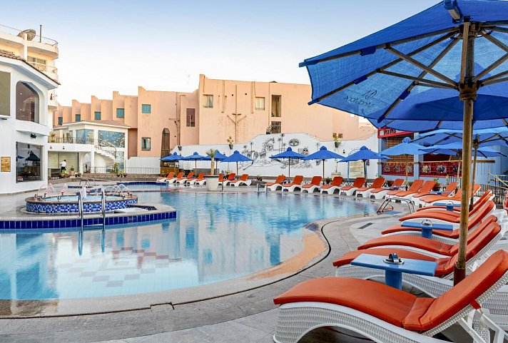 Minamark Beach Resort & Spa