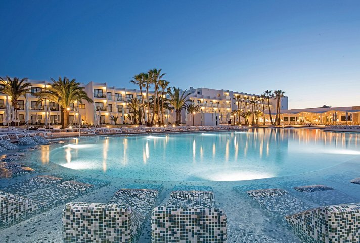 Grand Palladium White Island Resort & Spa