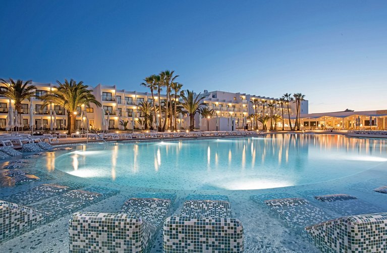 Grand Palladium White Island Resort & Spa