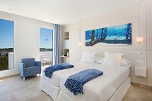 Iberostar Selection Santa Eulalia Ibiza - Wohnbeispiel Doppelzimmer Star Prestige seitl. Meerblick (Zimmercodierungen DO3 & DO4)