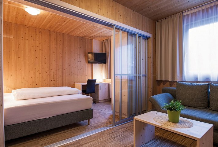 Tia Smart Natur - Wohnbeispiel Juniorsuite Natur (Zimmercodierung JB1)