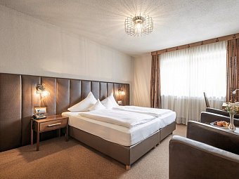 Alpin Resort Stubaier Hof - Wohnbeispiel Doppelzimmer Arnika (Zimmercodierungen DB2 & EB2)
