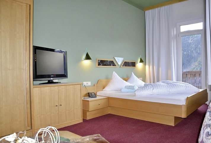 Alpenfriede - Wohnbeispiel Doppelzimmer Talseite (Zimmercodierung DB2)