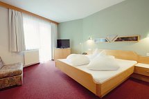 Alpenfriede - Wohnbeispiel Doppelzimmer Talseite (Zimmercodierung DB2)