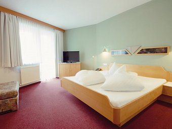 Alpenfriede - Wohnbeispiel Doppelzimmer Talseite (Zimmercodierung DB2)